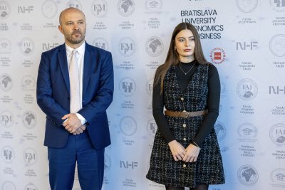 Udelenie Ceny Imricha Karvaša za najlepšiu dizertačnú prácu a najlepšiu diplomovú prácu - dominancia FHI